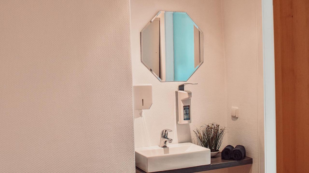 Villa Herkules - Privates Apartment Am Waldrand Mit Smart Tv Und Kostenlosen Parkplaetzen Кассель Екстер'єр фото