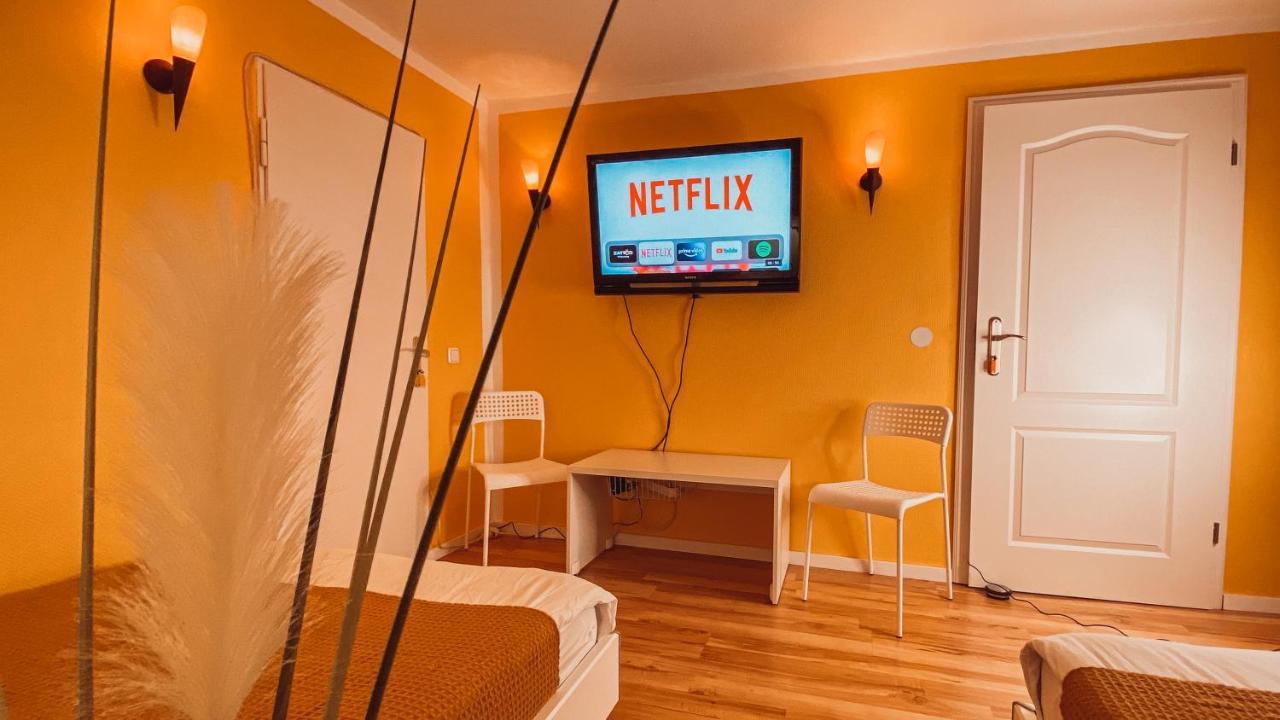 Villa Herkules - Privates Apartment Am Waldrand Mit Smart Tv Und Kostenlosen Parkplaetzen Кассель Екстер'єр фото